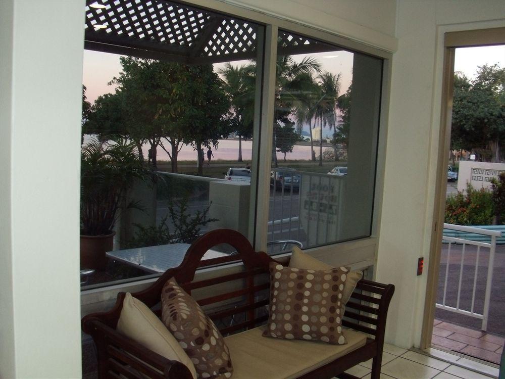 Beach House Motel Townsville Exterior foto