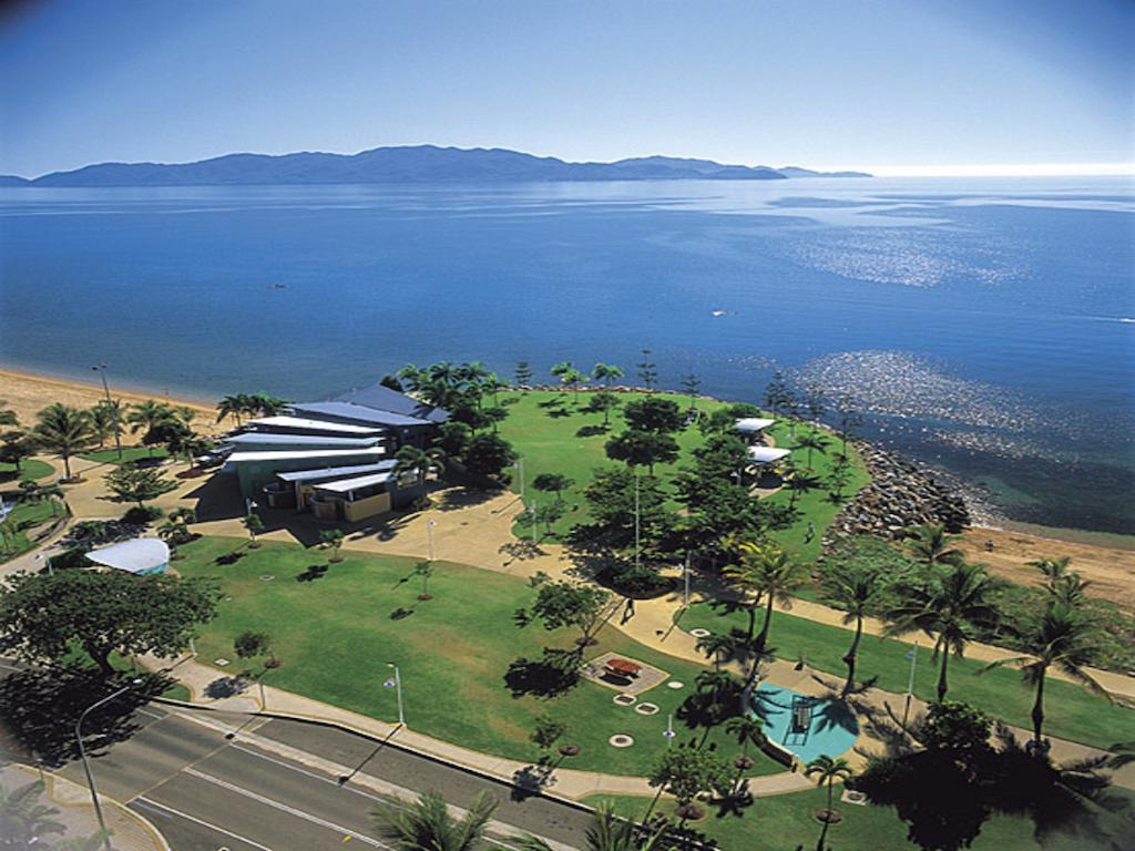 Beach House Motel Townsville Exterior foto